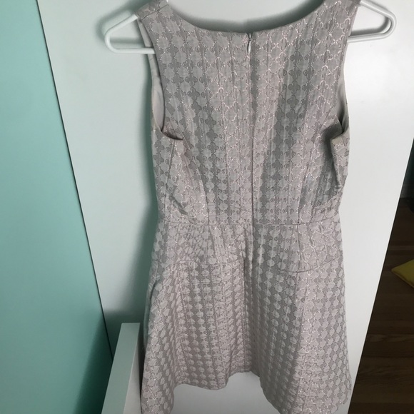 NWT Club Monaco Karla Dress in Pale Pink Design Fit and Flare V Neckline Size 00 - Picture 8 of 11